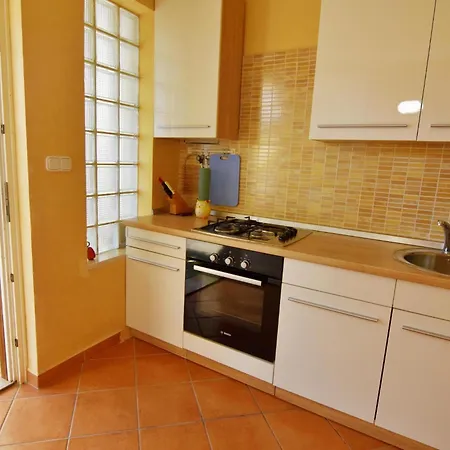 아파트 With A Parking Space - 22540 *